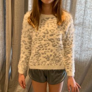 Sz 10 furry sweater NWT